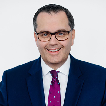 Patrick-Lukas Mamok ist Rechtsanwalt, Counsel bei Schalast